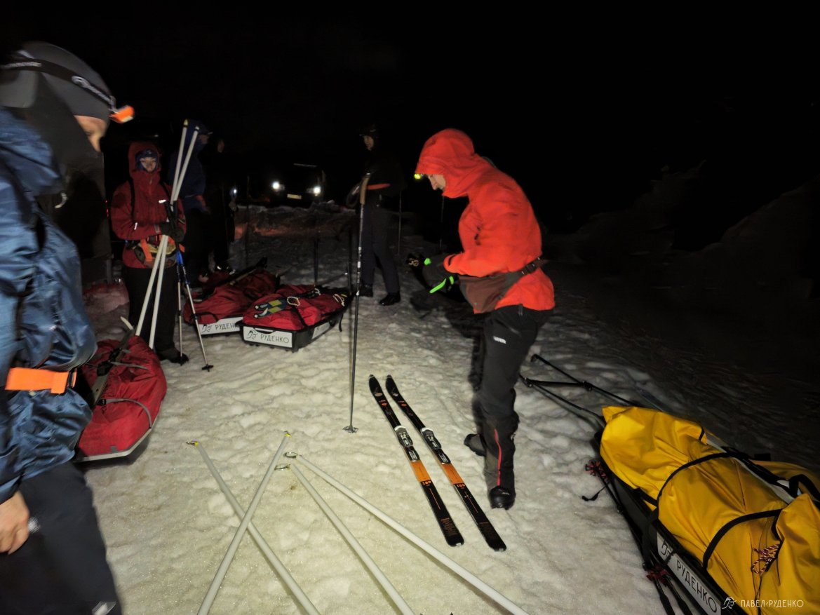 Фотография Arctic pulkas on a ski trek in the Kola Peninsula.