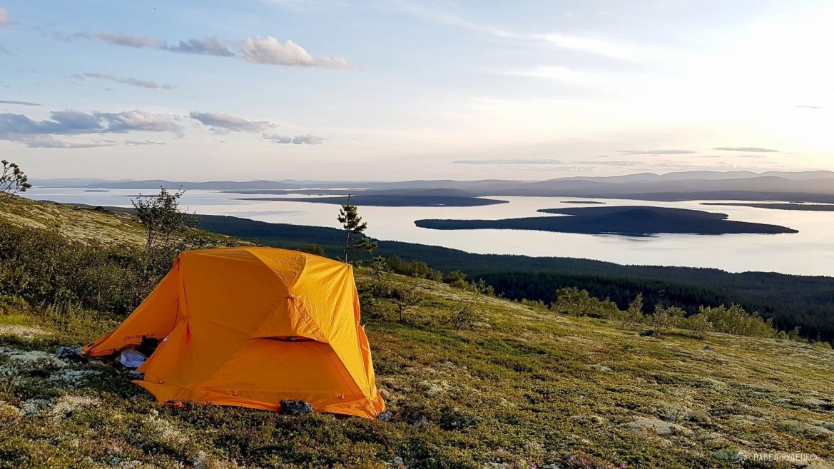 Фотография På fjellet ved siden av Aku-Aku-kløften, utsikt over Imandra-sjøen, Khibiny.