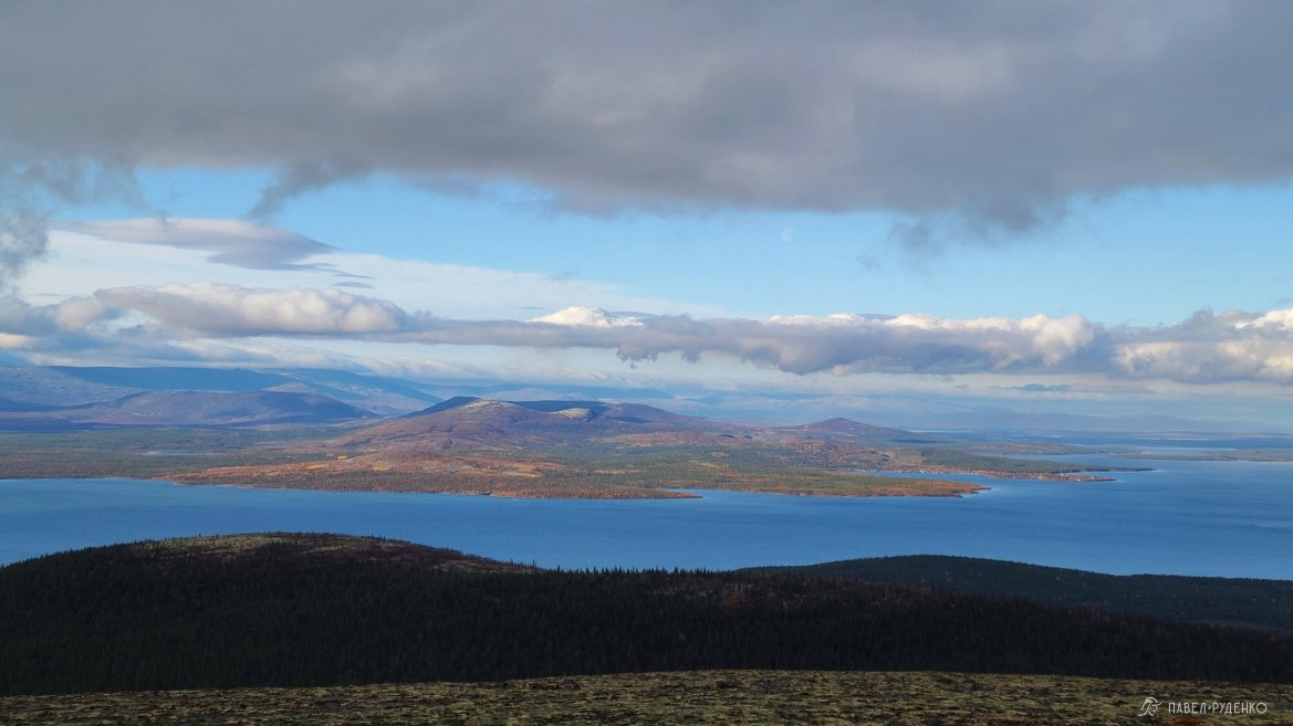 Фотография Aussicht auf den See Imandra vom Hügel aus, neben dem Tal Аку-Аку. Khibiny.
