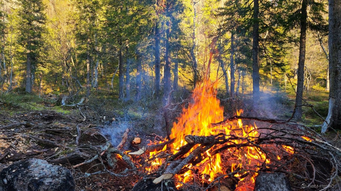 Фотография Lagerplatz im Süden des Tales Aku-Aku, Sternchen, Feuer, Khibiny, 29. September.