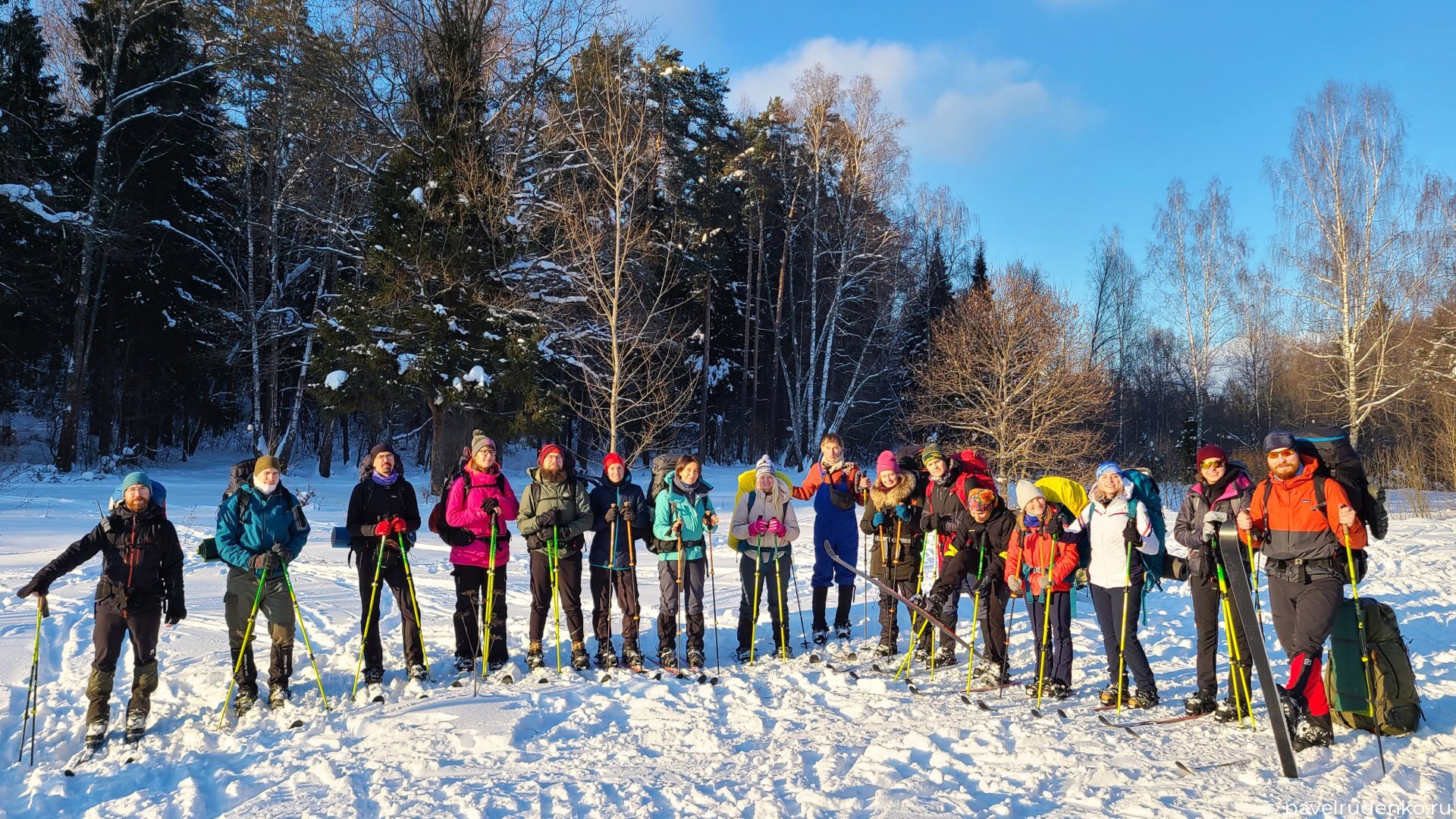 Фотография команда на туристических лыжах как подобрать в поход