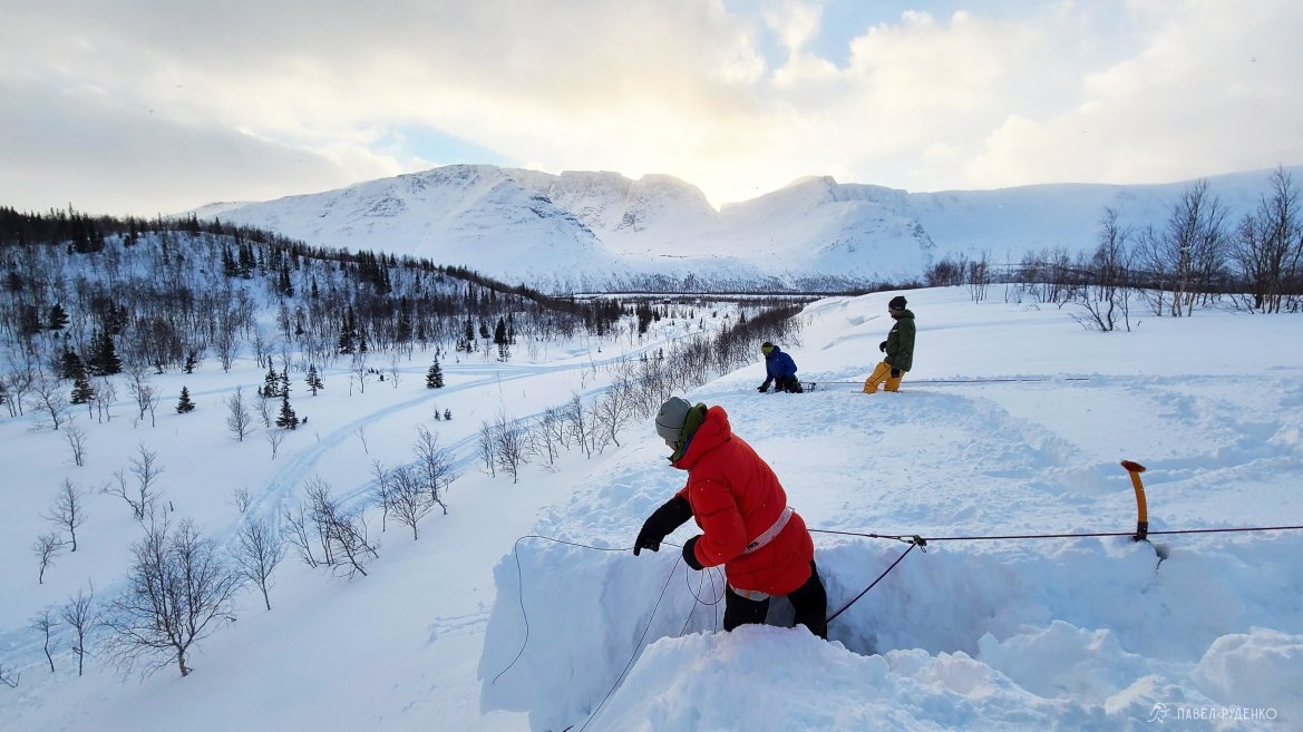 Фотография cornice skitur freeride滑雪之旅削减檐口雪崩课程
