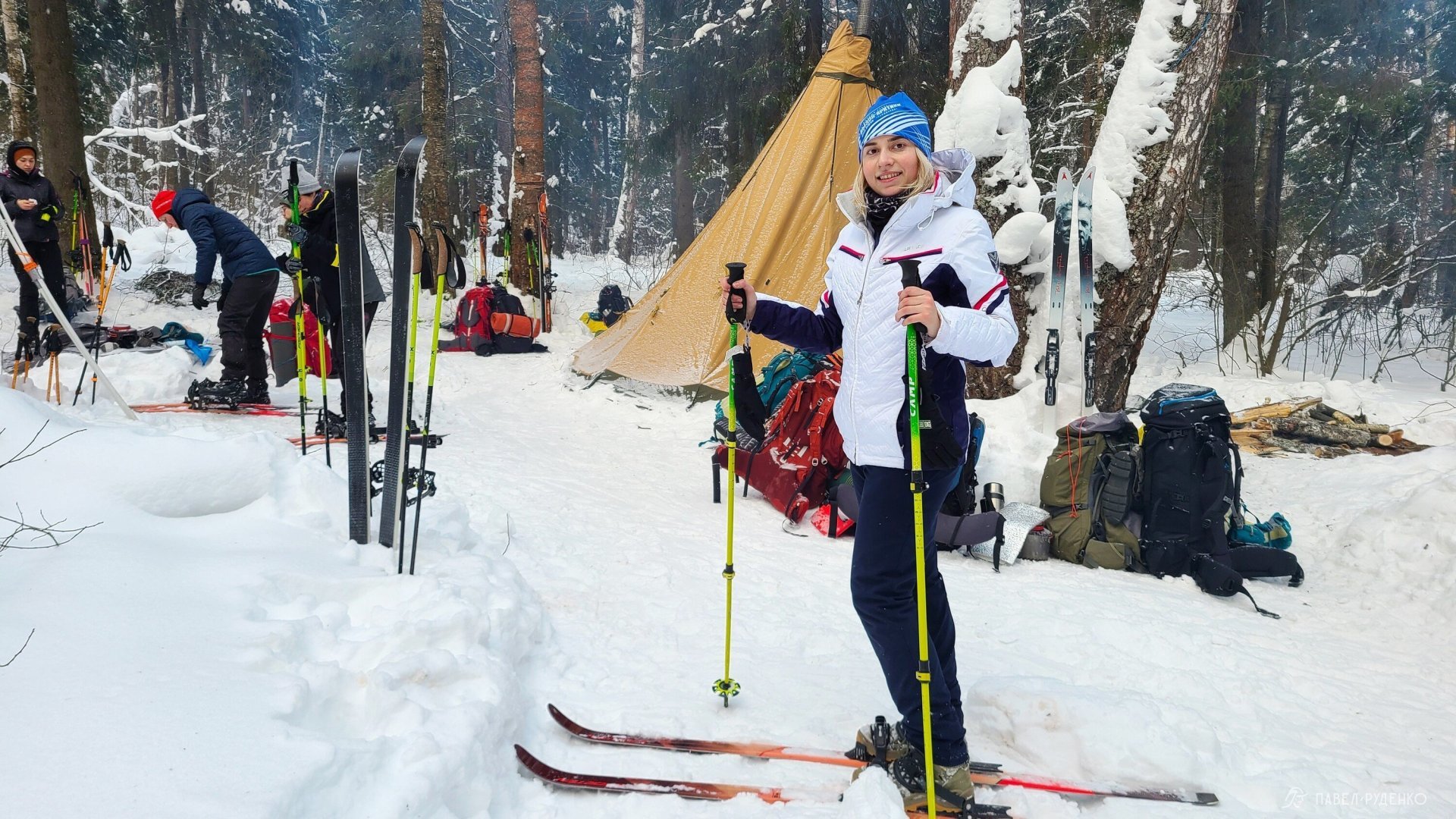 Фотография eine Ski-Tour Zelte mit Ofen Tentipi
