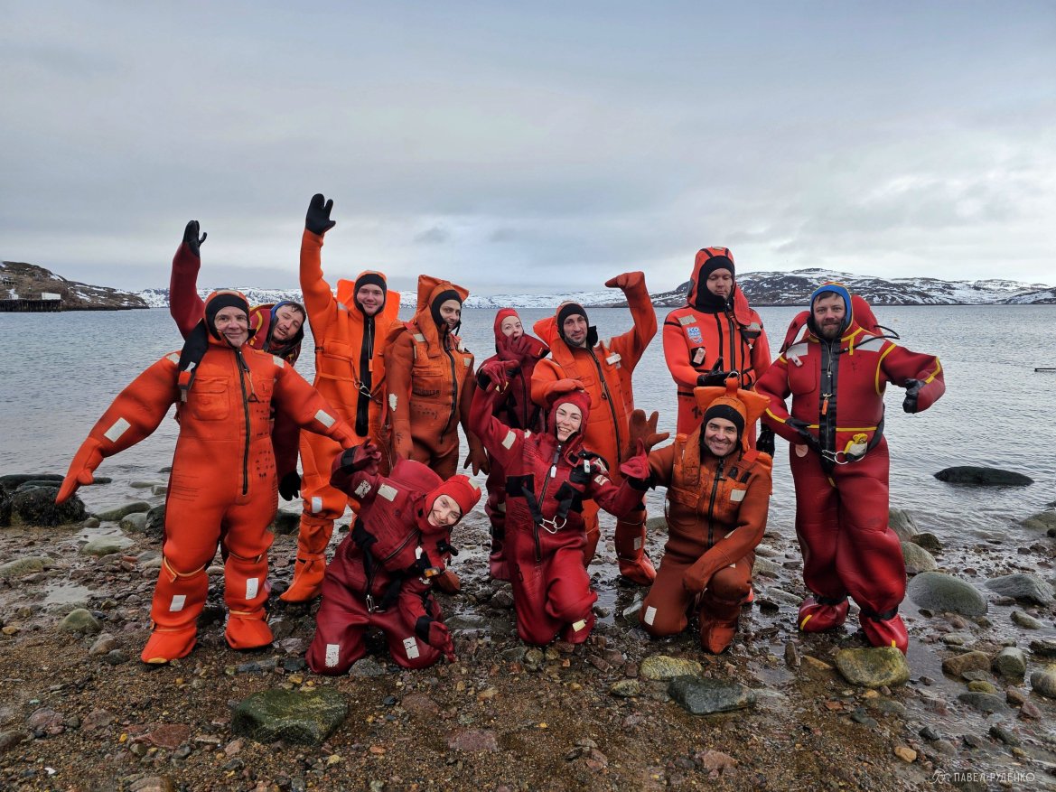 Фотография Isfloating i Teiberka, en gruppe ski-turister med Pavel Rudenko.