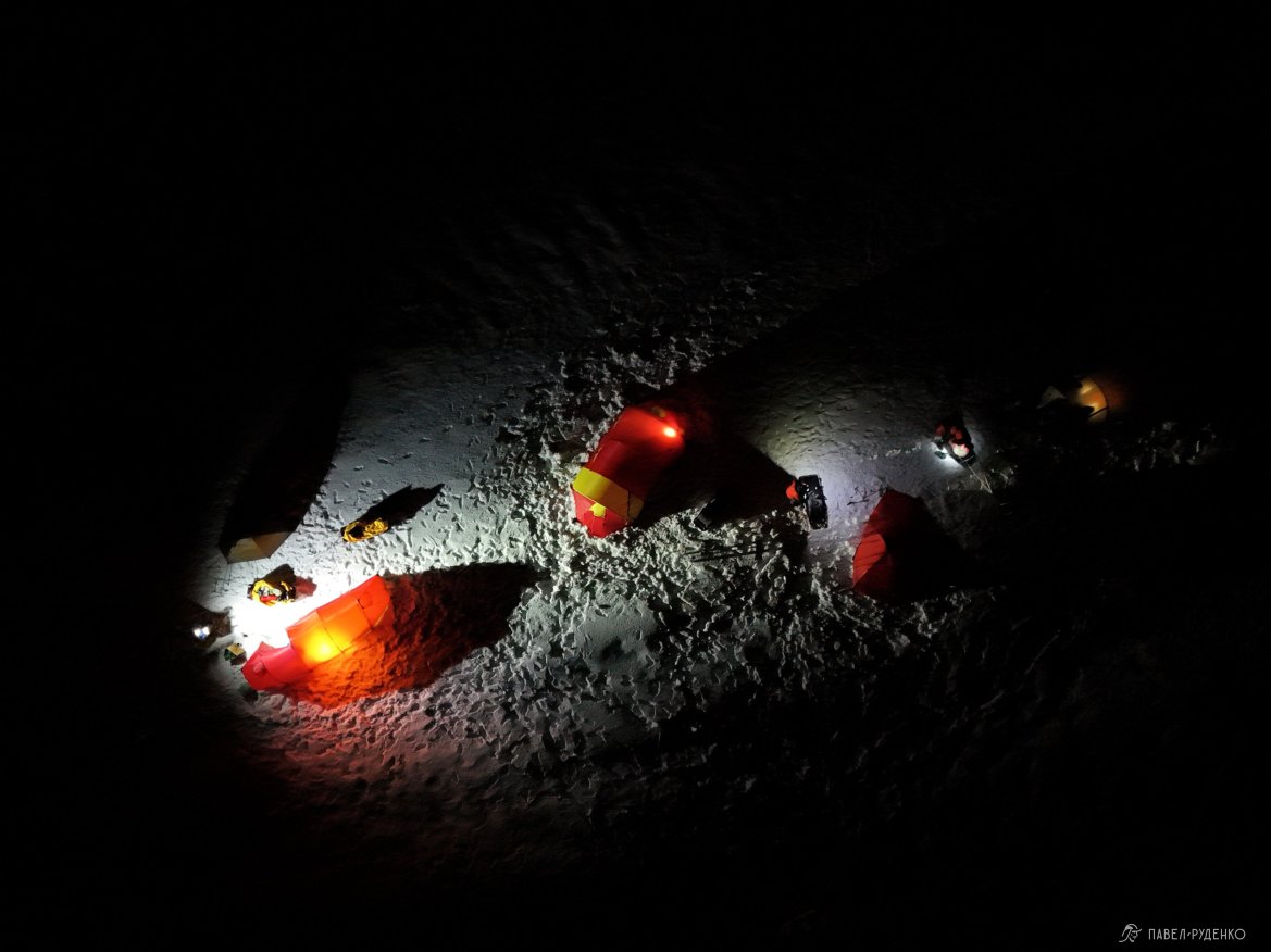 Фотография Tent camp (Helsport, Hilleberg half-tents) on a ski trek with Pavel Rudenko.