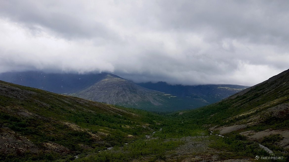 Фотография View to the south of the gorge from the pass Arsenina, Western Khibiny.