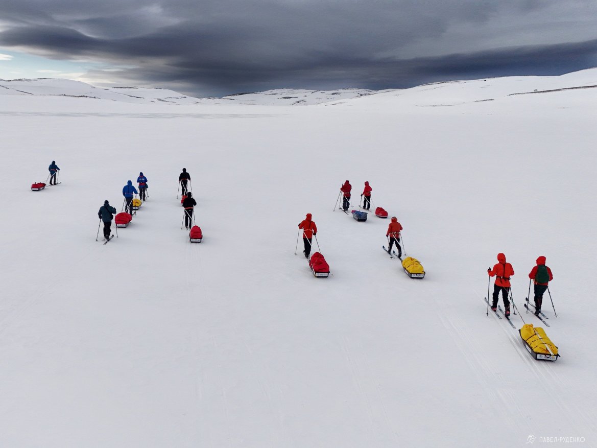 Фотография Ski trek in the north of the Kola Peninsula with Pavel Rudenko. Arctic pulkas in the tundra. Touring skis Fischer, Asnes.